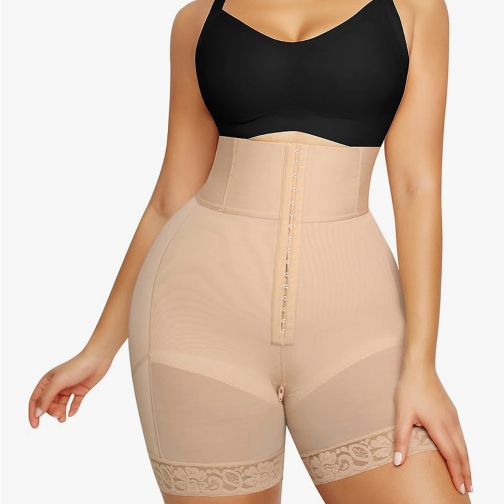 SHAPELLX AirSlim® Boned Sculpt High-Waisted Short